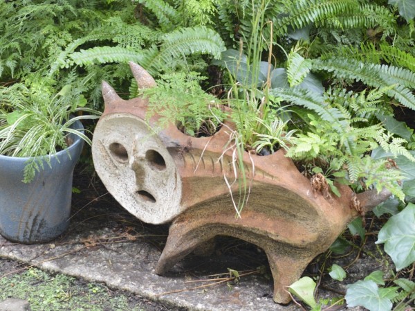 岡本太郎・犬の植木鉢