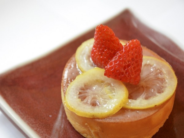雪ノ下 立川のパンケーキ。愛媛産レモンをアイシングで。